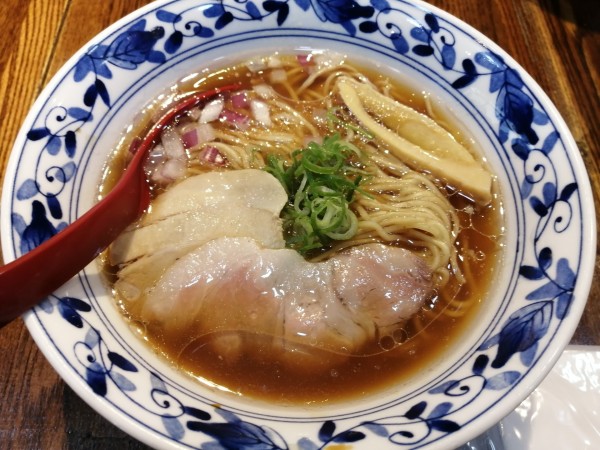 「貝出汁醤油らぁ麺　　880円」@貝出汁らぁ麺 虎武の写真