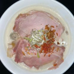 地鶏白湯えびしおラーメン