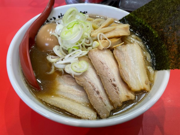 「特製深だし中華そば」@駅ラーメン 深だし中華そばの写真