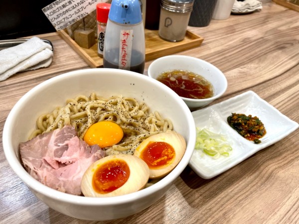 「＜限定A＞ 釜玉 (スープ付き) ＋ 味玉」@くじら食堂 nonowa東小金井店の写真