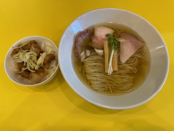 「「白醤油ラーメン」「チャーシューご飯」」@ラーメン ニュー松戸の写真
