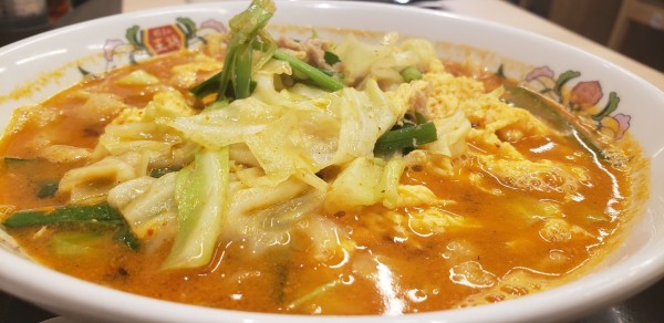 「豚辛ラーメン」@餃子の王将 藤沢弥勒寺店の写真