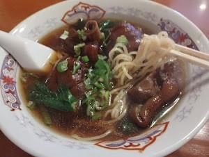 「豚足ラーメン(850)」@梅林閣の写真