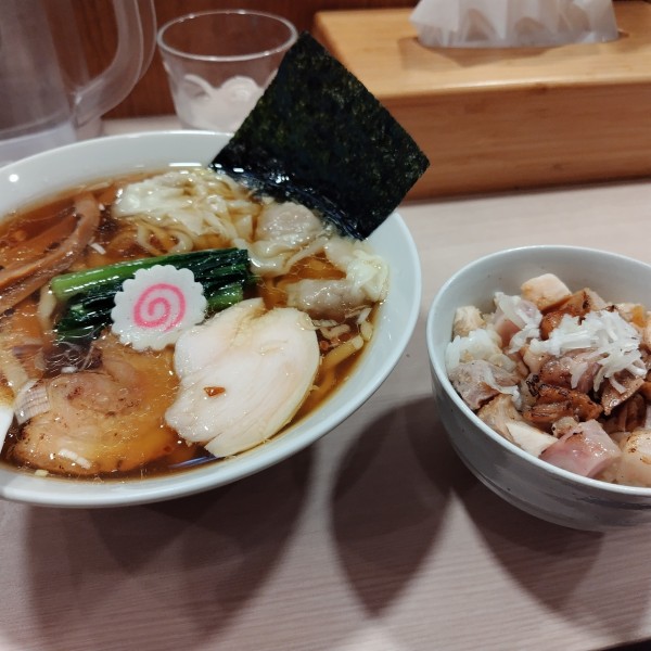 「ワンタン中華そば　1,080円」@中華ソバ ちゃるめの写真