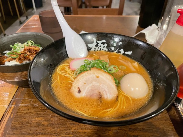 「味玉和歌山らーめん + Bランチ」@新和歌山らーめん 極ジョーの写真