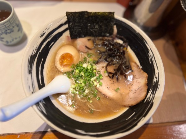 「白長浜  小盛100g(かた) 750円」@博多長浜らーめん よかとの写真