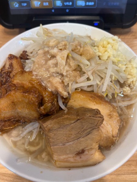 「富士郎ラーメン　ヤサイ　ニンニク」@自家製中華そば 麺の虜の写真