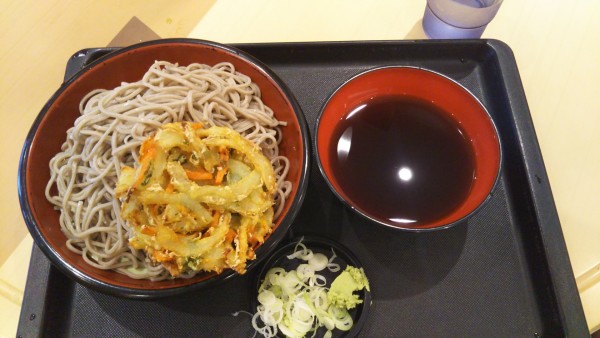 「2玉もり天ぷら付き」@名代 富士そば 水道橋店の写真