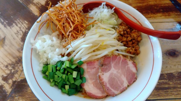 「サッポロ赤星+【限定】味噌まぜそば(¥600+950)」@東京味噌らーめん 鶉の写真