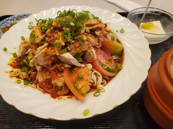 「よだれ鶏の冷やし麺」@四川名菜料理 四川陳麻婆の写真