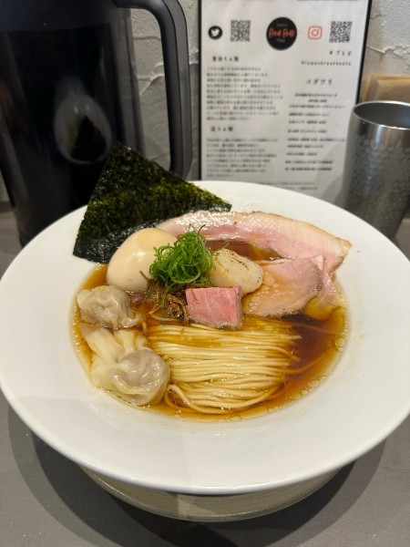 「特上醤油らぁ麺＋炙りホタテ　2130円」@Ramen Break Beatsの写真