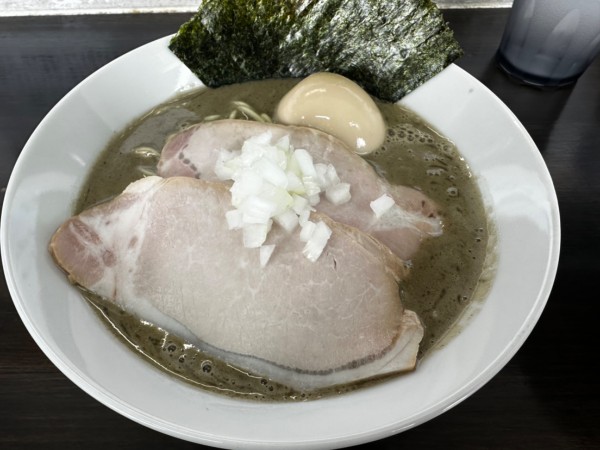 「濃厚煮干しそば　玉子トッピング」@三和 中華ソバ店の写真