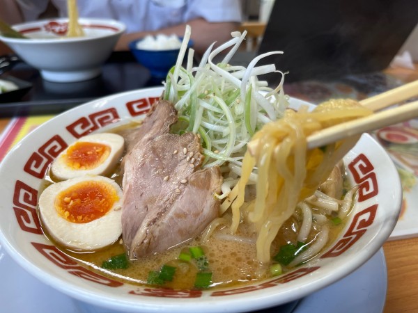 「味玉熟成味噌ラーメン 880円」@ラーメン屋 壱番亭 関宿店の写真
