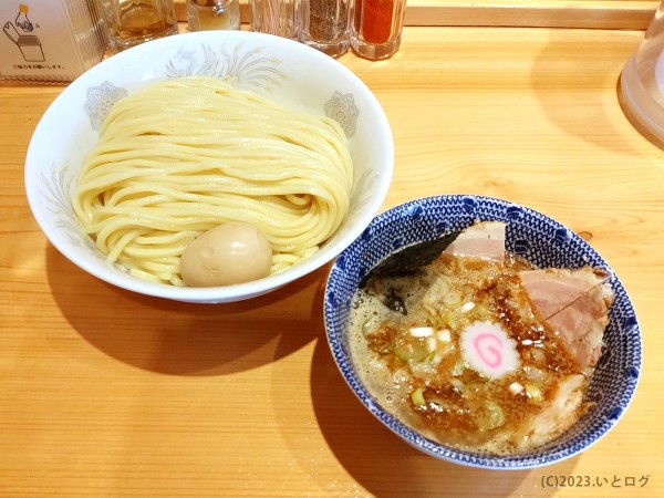 「つけめんチャーシュー大盛（＋麺増量100g＋味玉）」@頑者の写真