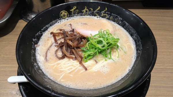 「三番釜(バリカタ)+替玉」@博多豚骨たかくら 武蔵小杉店の写真