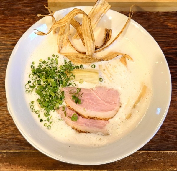 「鴨白湯らーめん(1080円)」@麺処 吉道の写真