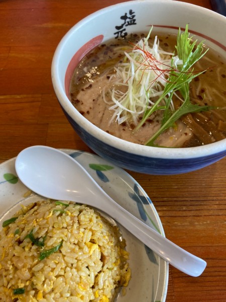 「天然塩ラーメン¥825＋半ちゃん¥190（各々税別）」@長浜 塩元帥の写真