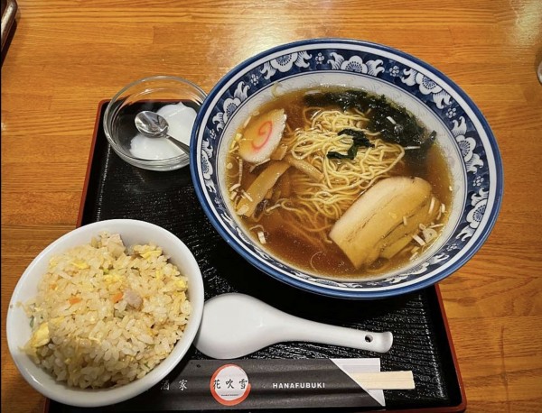 「ラーメン半チャーハン」@中華酒家花吹雪の写真