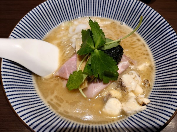 「濃厚真鯛そば」@寿製麺よしかわ 坂戸店の写真