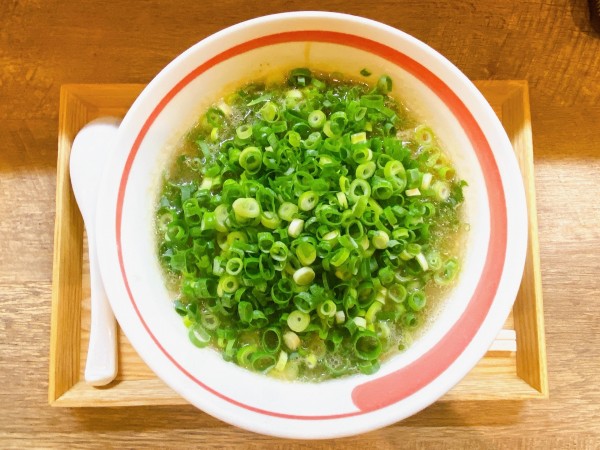 「厳選!ネギラーメン:960円」@和歌山ラーメン まる岡の写真