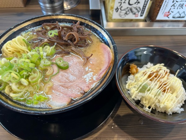 「塩ラーメン850円、半ライス100円」@家系ラーメン がくの写真