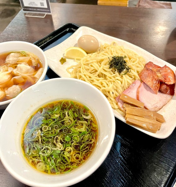 「つけそば特製ワンタン付き【TP】切り落としチャーシュー味玉」@八雲の写真