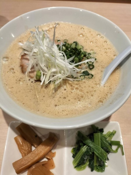 「鶏白湯らーめん醤油￥５００（叶デイ割引）」@鶏白湯らーめん 叶の写真