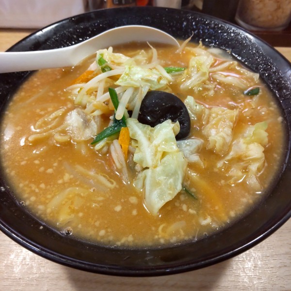 「濃厚味噌野菜らーめん 麺少なめ（￥930）」@威風 青山店の写真