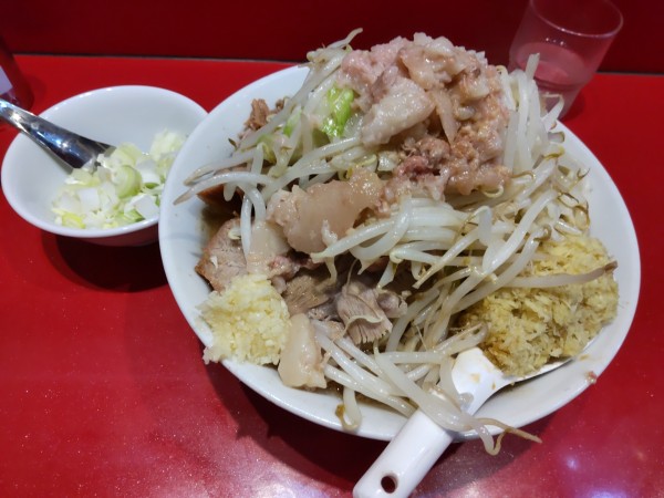 「ラーメン小＋白ネギ＋ショウガ､ニンニク少し」@ラーメン二郎 西台駅前店の写真