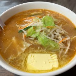 味噌ラーメン　バタートッピ