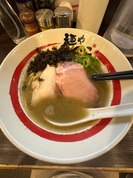 「追い煮干しそば」@麺や でこの写真