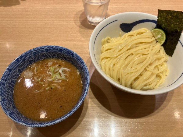 「濃厚つけ麺+大盛り」@つじ田 銀座店の写真