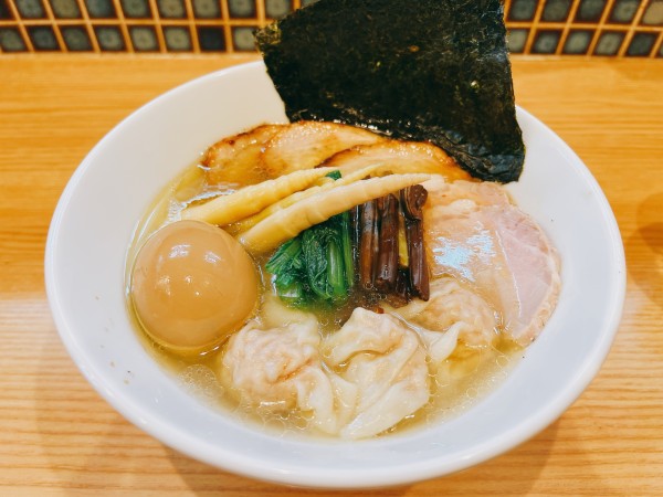 「特製名古屋コーチン塩そば」@ほっこり中華そば もつけの写真