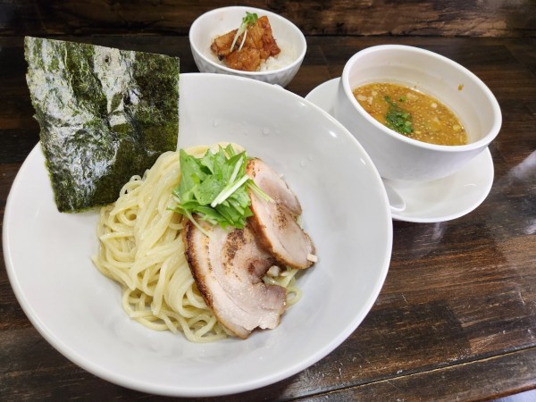 「鯛味噌つけ麺　ミニチャーシュー丼」@ラーメン晃煇の写真