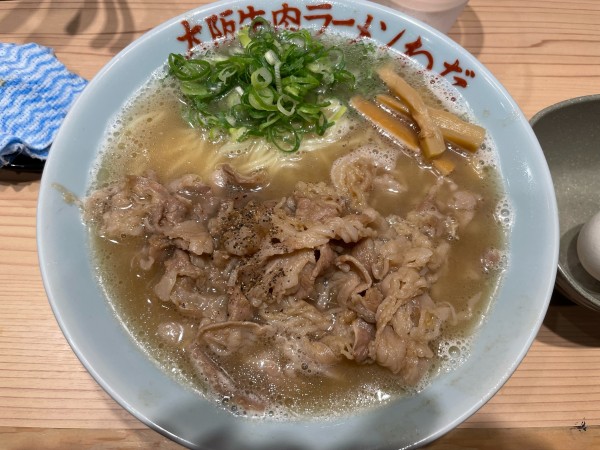 「濃厚 牛肉大盛りラーメン」@大阪牛肉ラーメン わだ 南海難波本店の写真