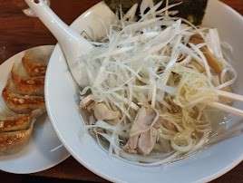 「蒸し鶏葱麺＋餃子5個セット(950)」@餃子の翠葉 桜木町店の写真