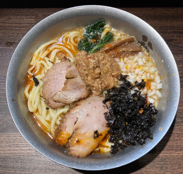 「辛そば　麺特盛(油 標準)」@背油中華そば 福鳳の写真