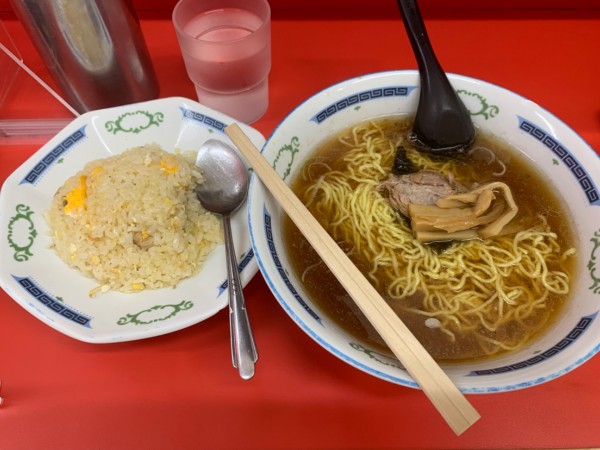 「半チャンラーメン　700円」@伊峡の写真