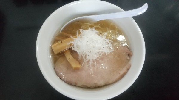 「牛骨ラーメンしょうゆ720円」@拉麺 やまねこの写真