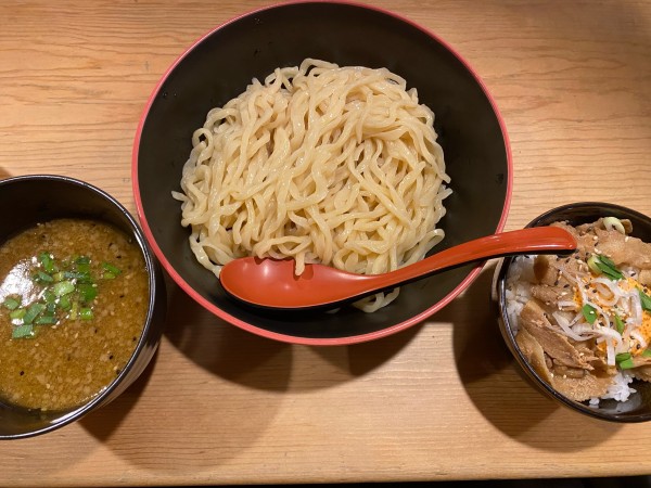 「みそつけめん 880円　+ミニ肉丼辛マヨ丼　250円」@肉盛り味噌らーめん 侍倶楽部 赤羽駅前店の写真