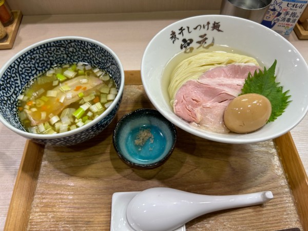 「【限定】味玉軍鶏と鴨の昆布水つけ麺(塩)1170円➕中盛」@煮干しつけ麺 宮元の写真