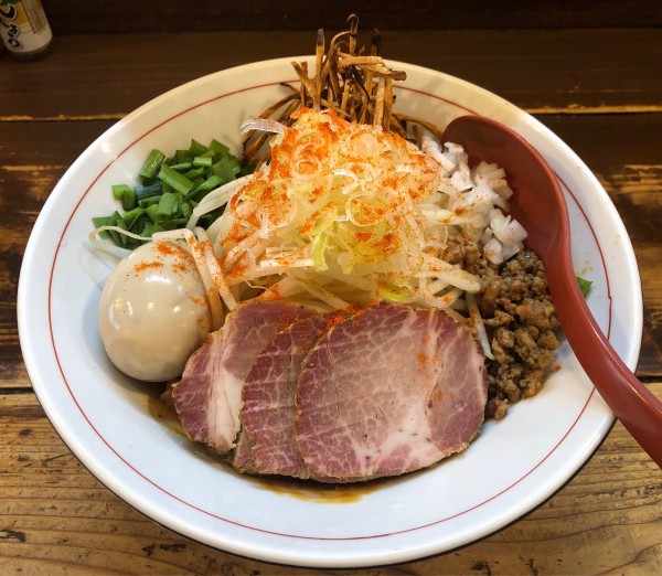 「【限定】味噌まぜそば（辛味噌変更）＋ぶさ玉」@東京味噌らーめん 鶉の写真