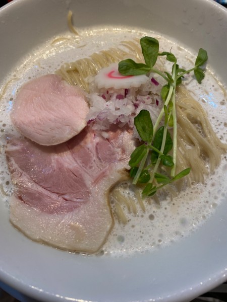 「【限定】冷やし貝出汁白湯汐ラーメン　１０００円」@noodles kitchen GUNNERS 新丸子店の写真