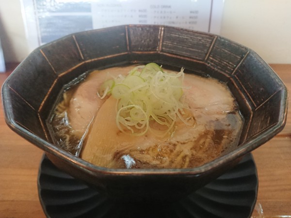 「醤油らぁ麺」@みっかぼうずの写真