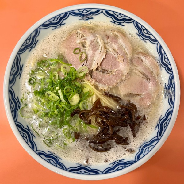 「ラーメン（700円）」@博多ラーメン しばらく 延岡店の写真