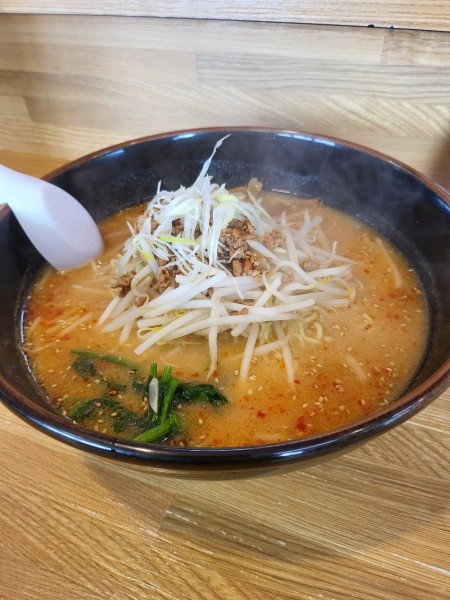 「雷ラーメン(小辛)」@ラーメンハウス 富良野の写真