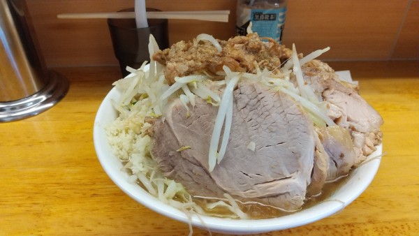 「少なめ豚ダブル、ヤサイニンニクマシアブラカラメ」@ラーメン二郎 立川店の写真