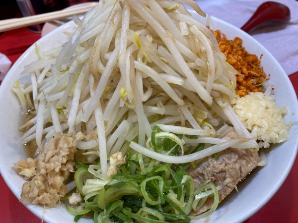 「ラーメン　野菜増し　黒脂」@用心棒 市ヶ谷飯田橋の写真