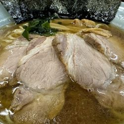 醤油ラーメン（豚骨スープ）