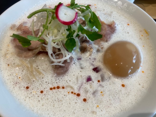 「スペシャル甘エビと地鶏のフリカッセ」@POPUPラーメン 麺処ぐり虎の写真